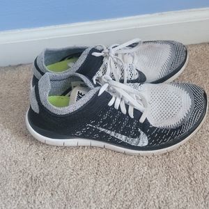 Nike Flyknit Size 8